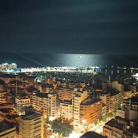 Estudio Con Impresionantes Vistas En Alicante Centro Exterior foto